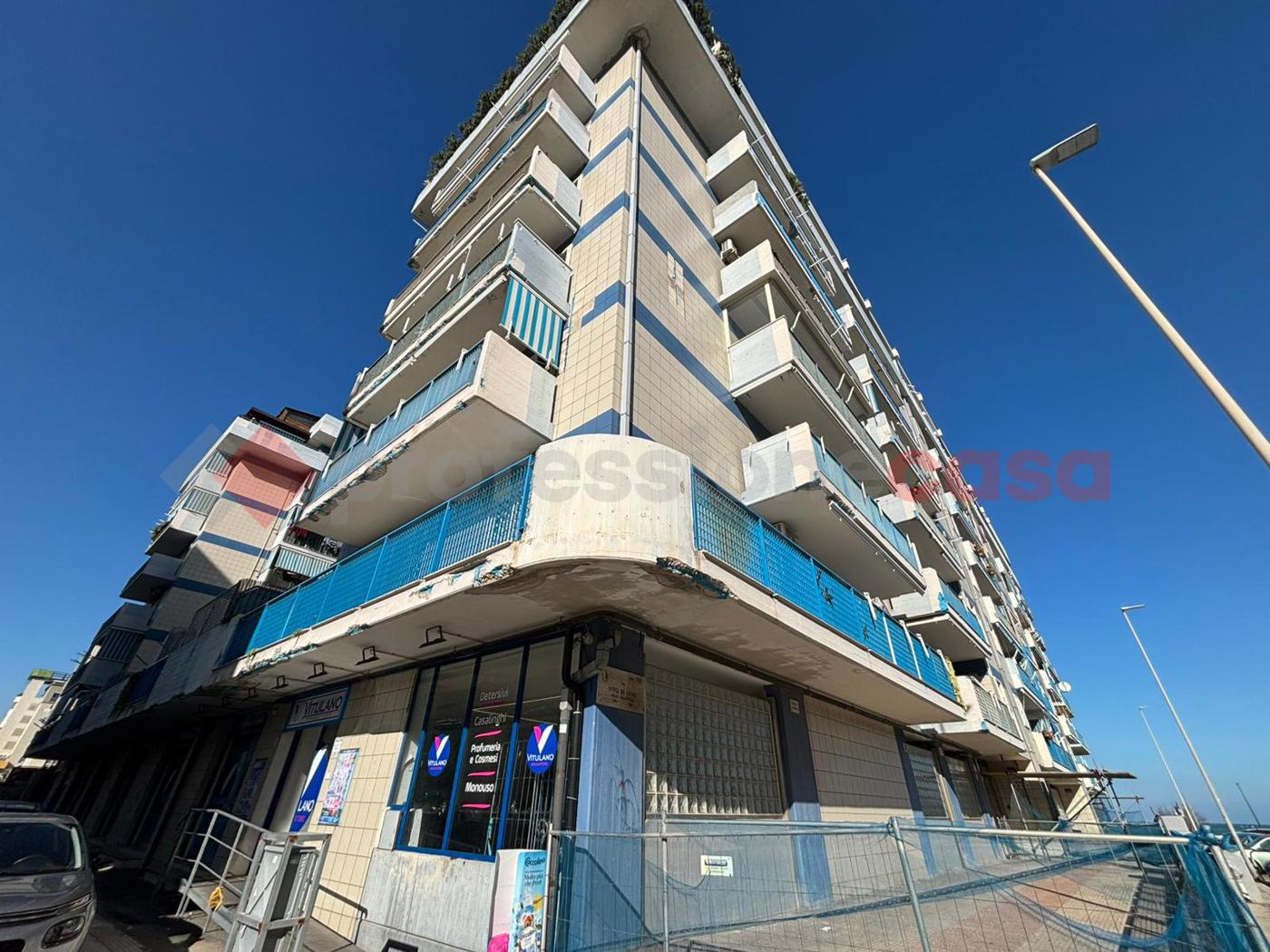 Negozio in affitto a Bari