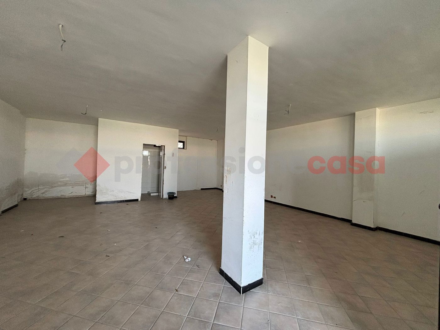 Negozio in affitto a Bari