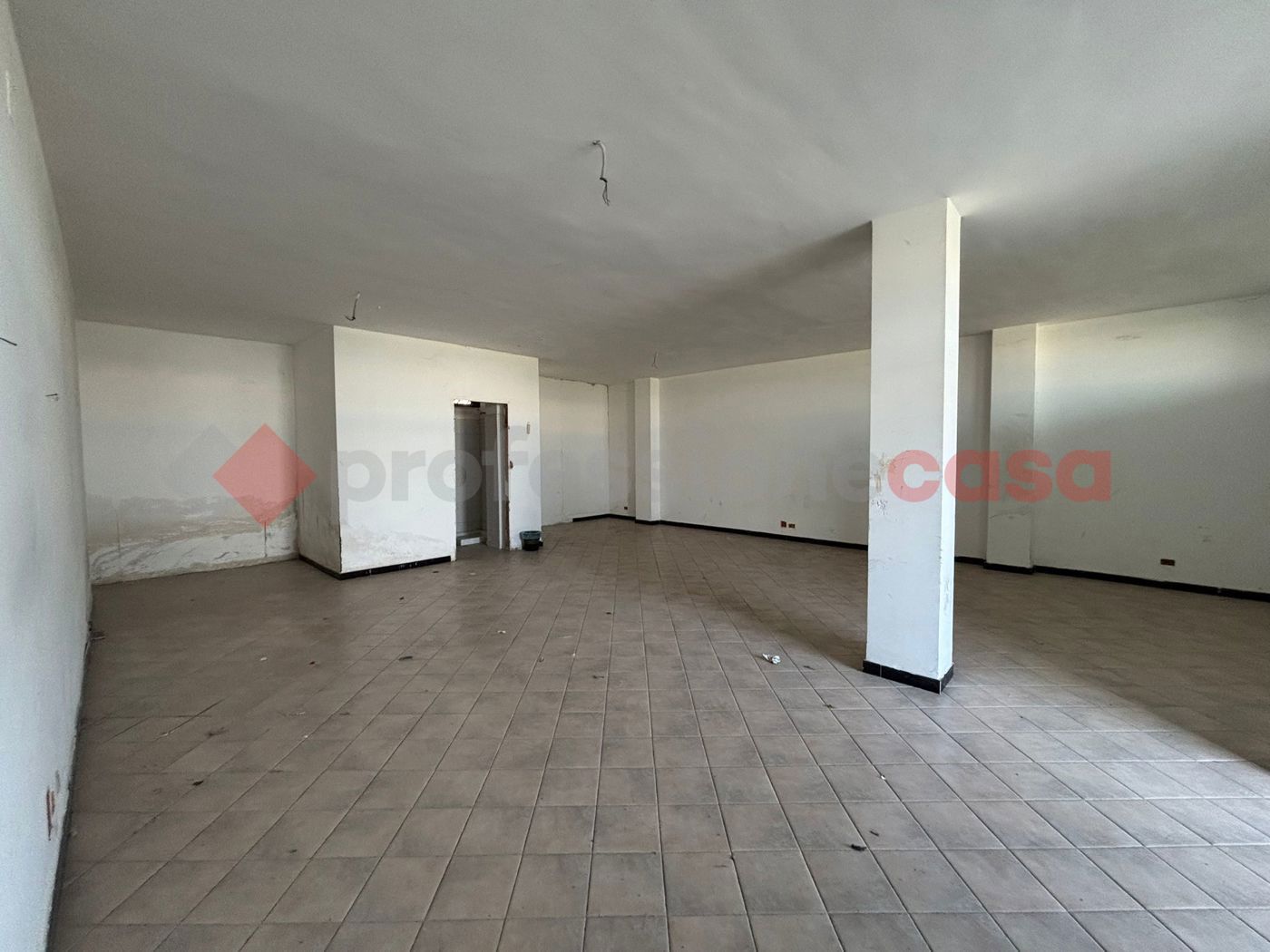 Negozio in affitto a Bari