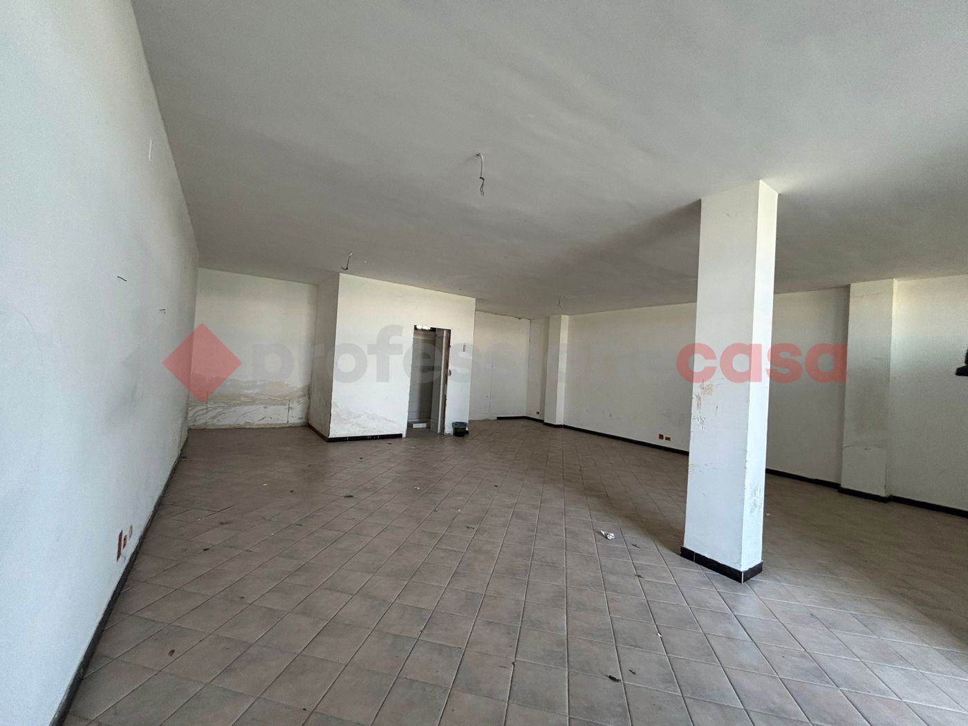 Negozio in affitto a Bari