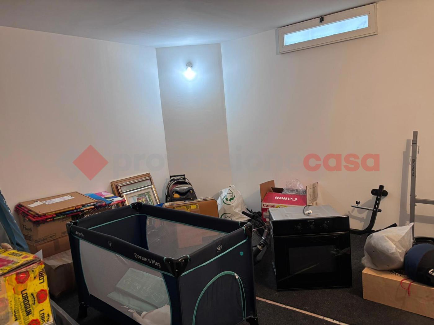 Box/Garage 49mq in vendita a Bari