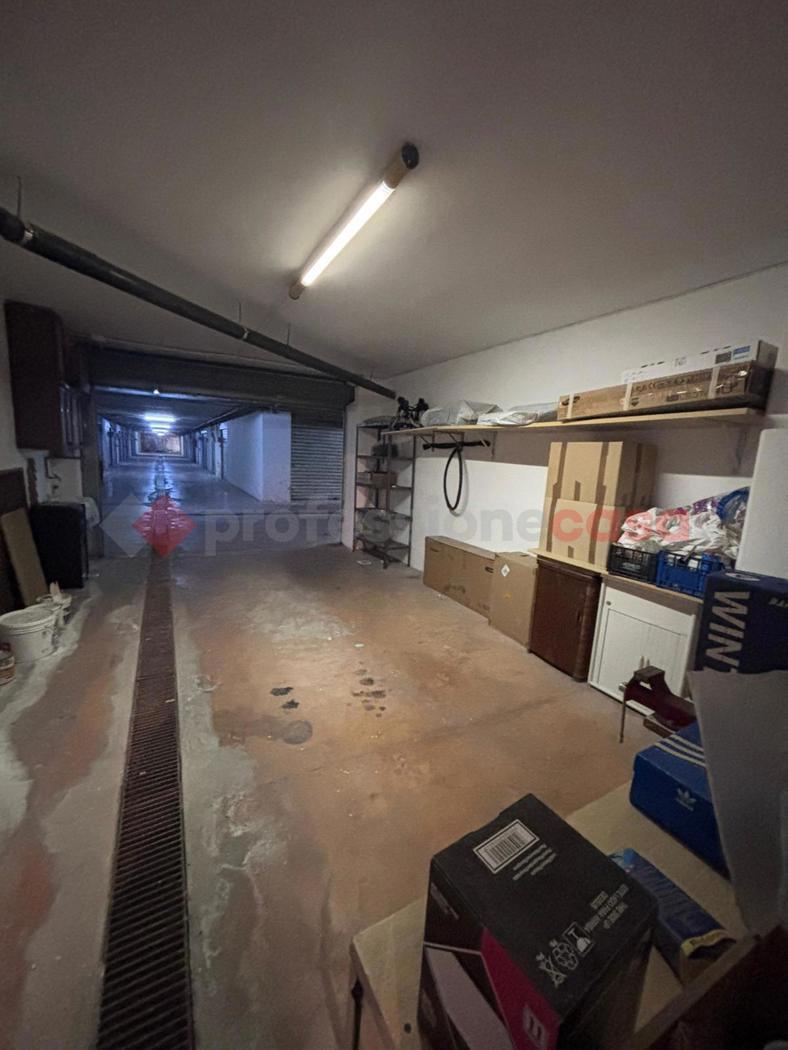 Box/Garage 49mq in vendita a Bari