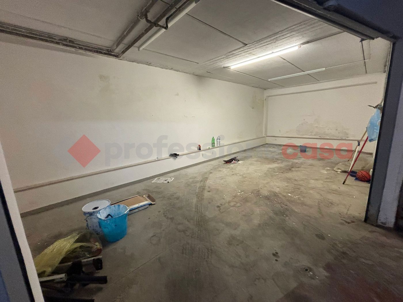 Box/Garage 31mq in vendita a Bari