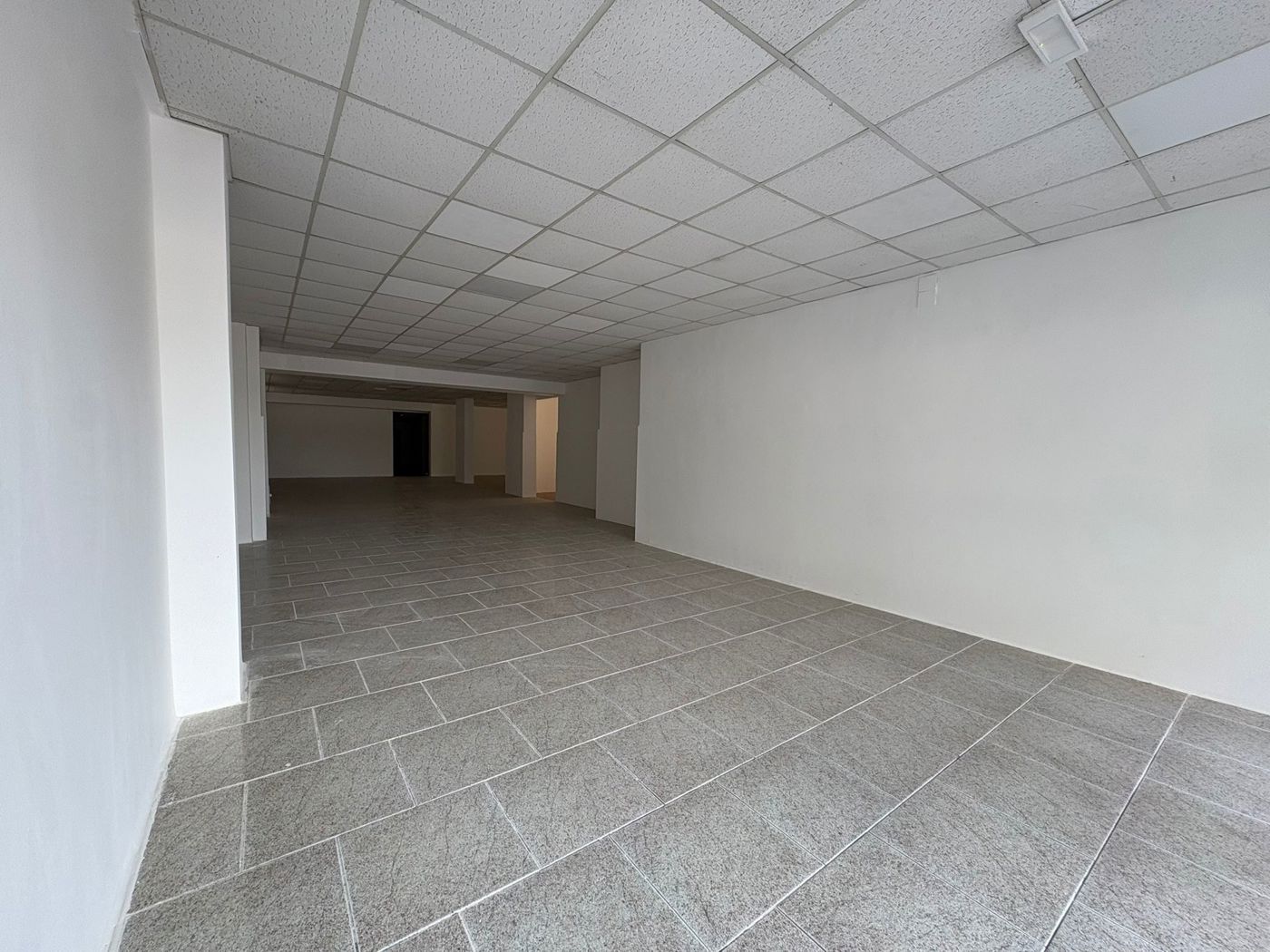 Negozio in affitto a Bari