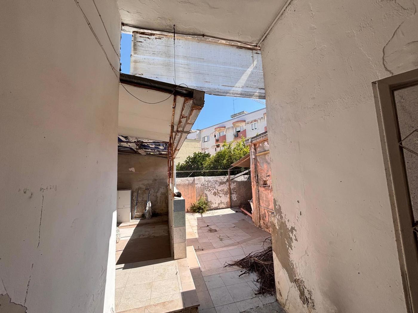Casa indipendente da ristrutturare a Bari