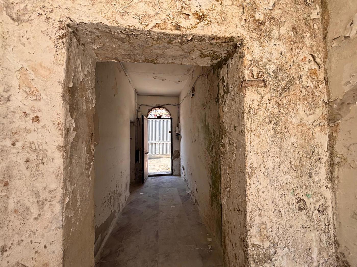 Casa indipendente da ristrutturare a Bari
