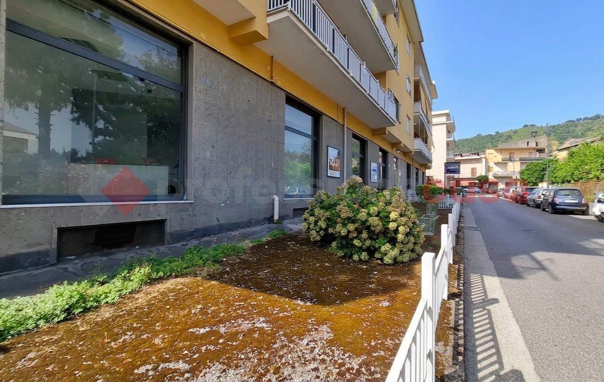 Negozio in vendita a Roccapiemonte