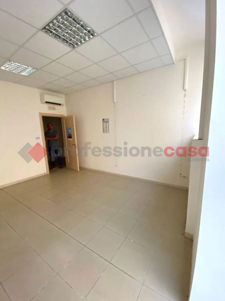 Negozio in affitto a Livorno