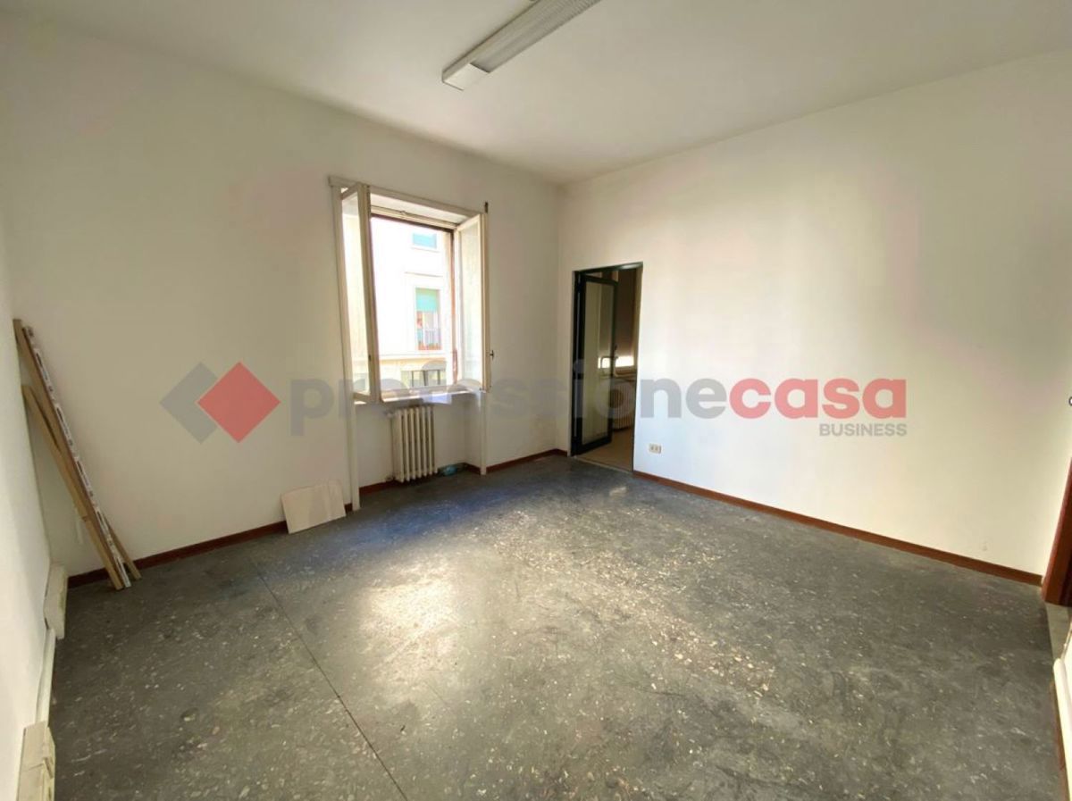 Ufficio da ristrutturare a Livorno