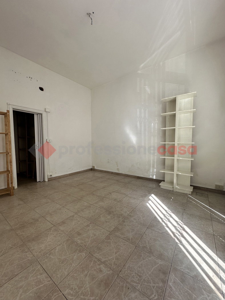 Negozio in affitto a Livorno