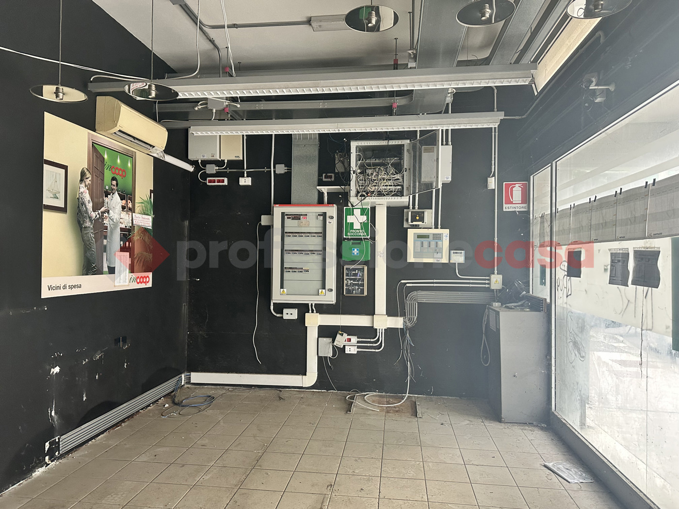 Negozio in affitto a Livorno