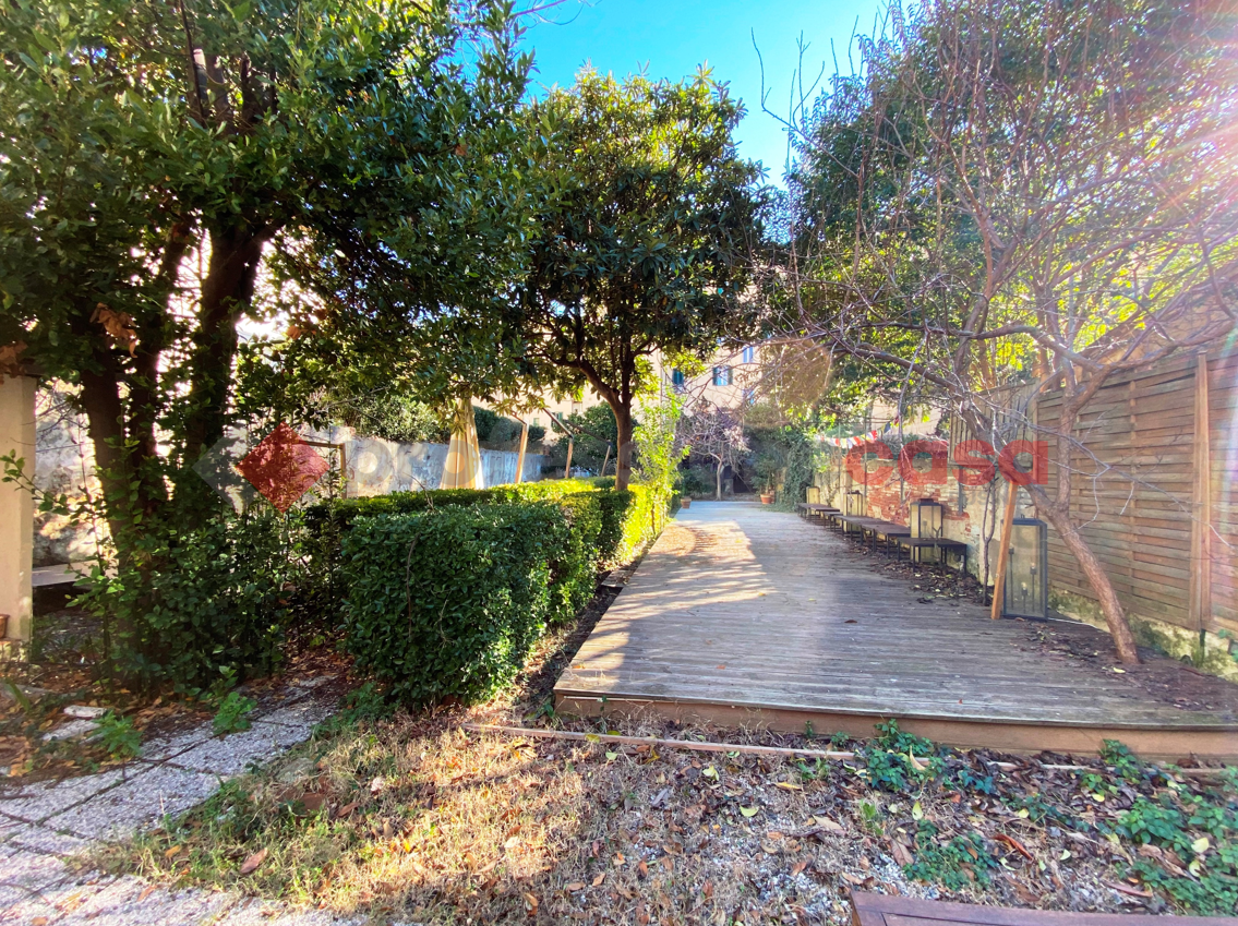 Negozio in vendita a Livorno