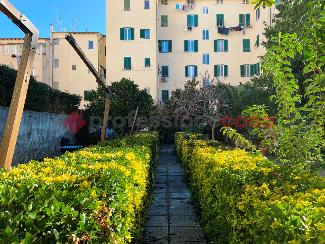 Negozio in vendita a Livorno