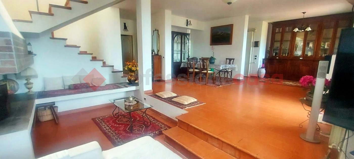 Casa indipendente con giardino a Livorno