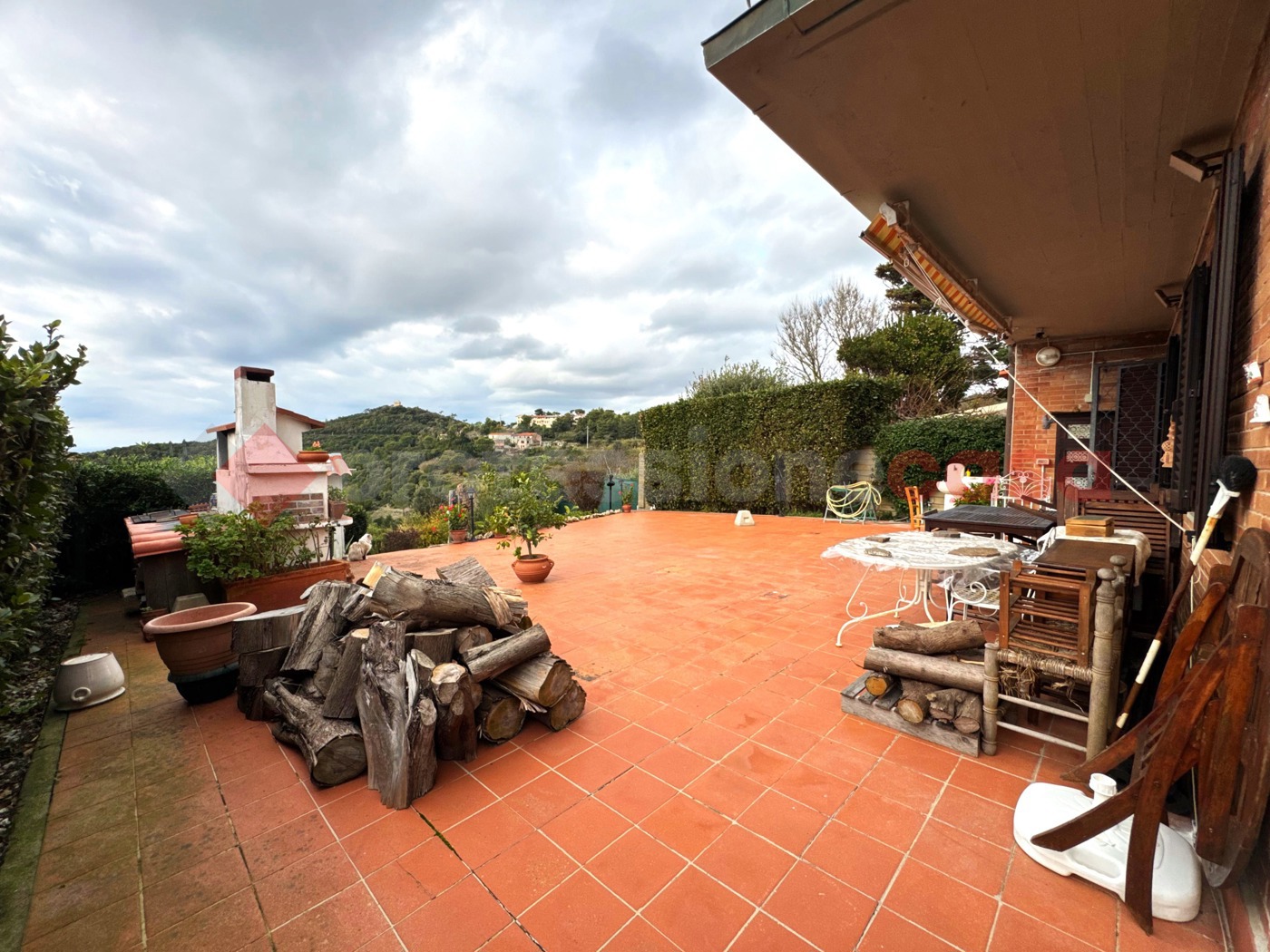 Casa indipendente con giardino a Livorno