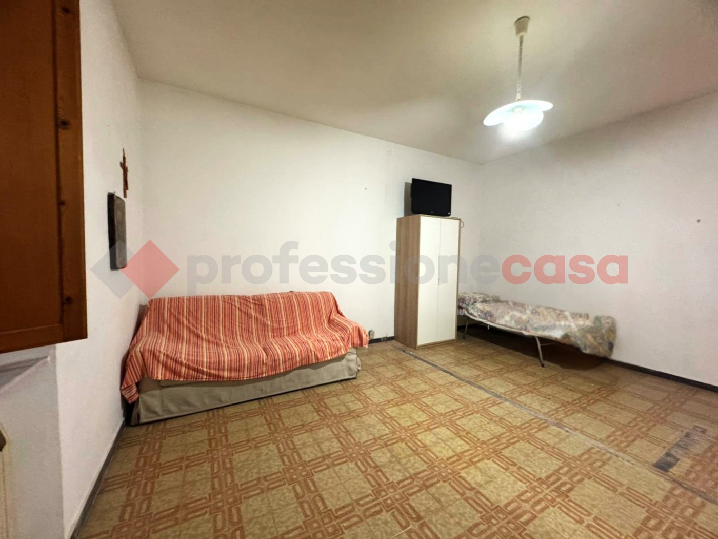 Trilocale da ristrutturare a Livorno