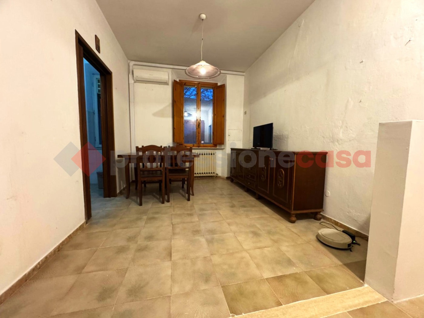 Trilocale da ristrutturare a Livorno