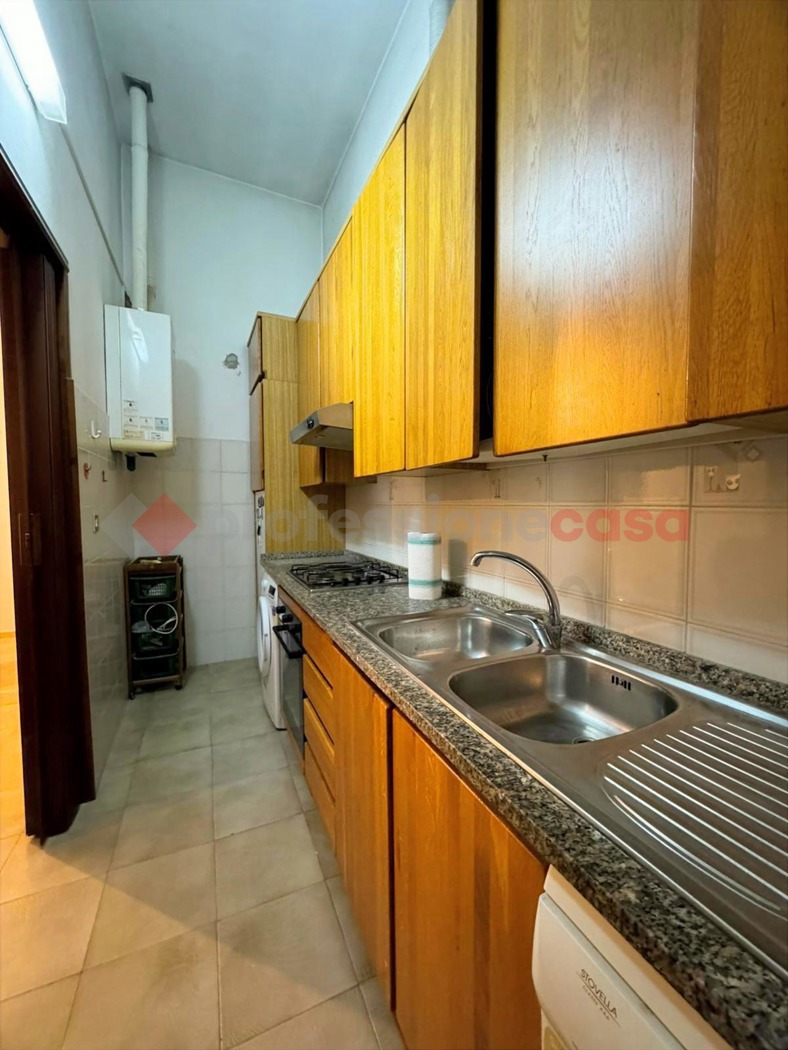 Trilocale da ristrutturare a Livorno