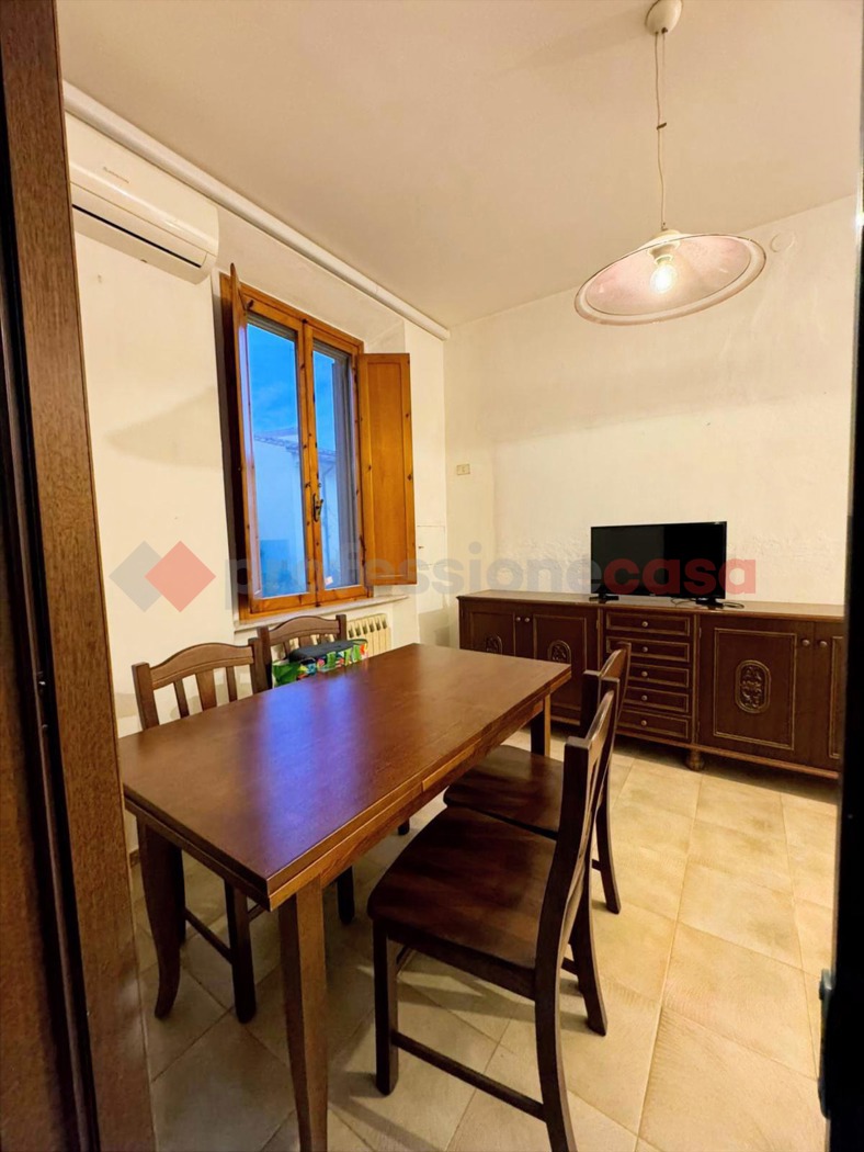 Trilocale da ristrutturare a Livorno