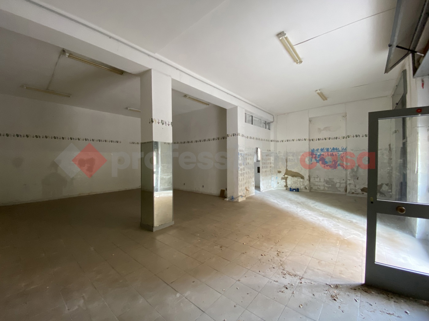 Negozio in affitto a Livorno