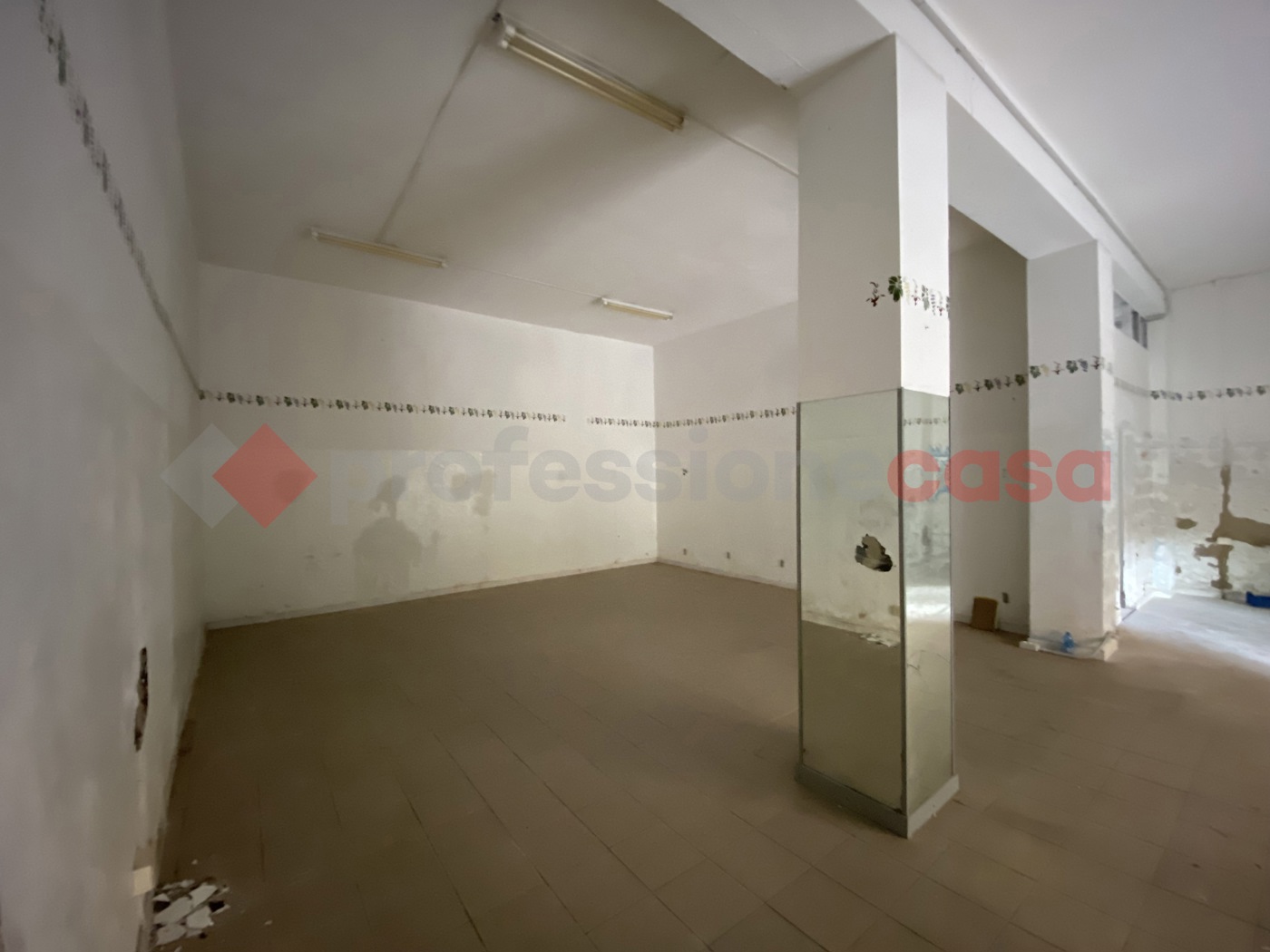 Negozio in affitto a Livorno