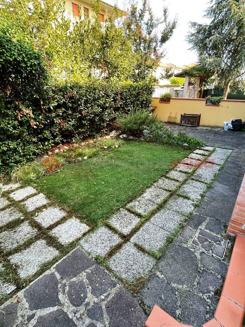 Trilocale con giardino a Collesalvetti
