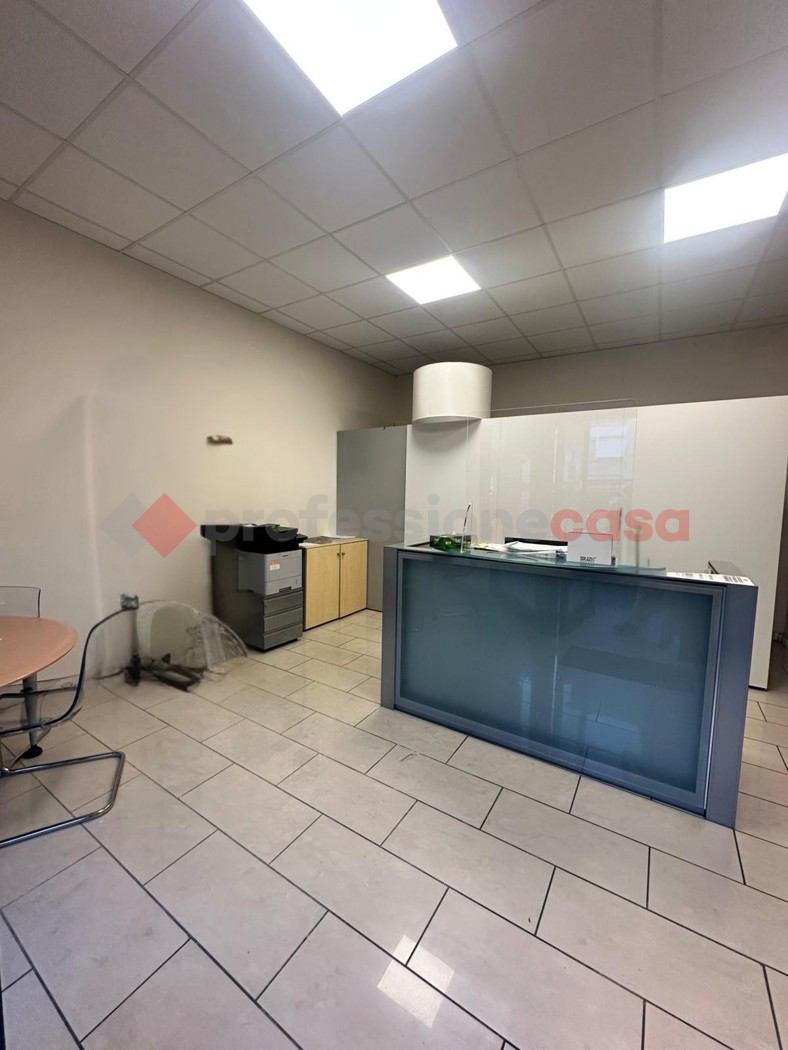 Negozio in affitto a Livorno