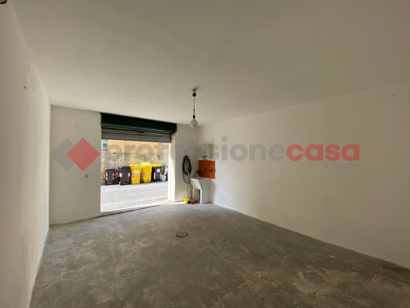 Box/Garage 22mq in affitto a Livorno