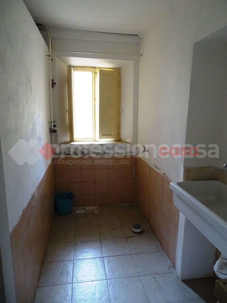 Negozio in affitto a Livorno