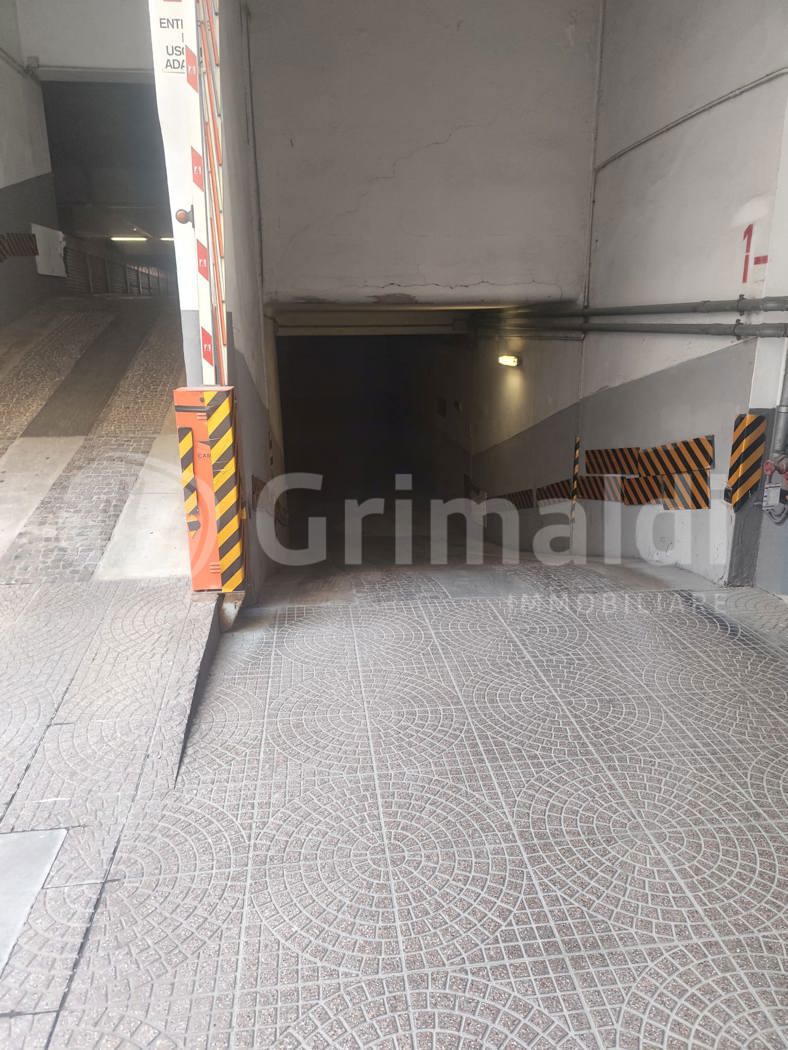Box/Garage 18mq in vendita a Milano