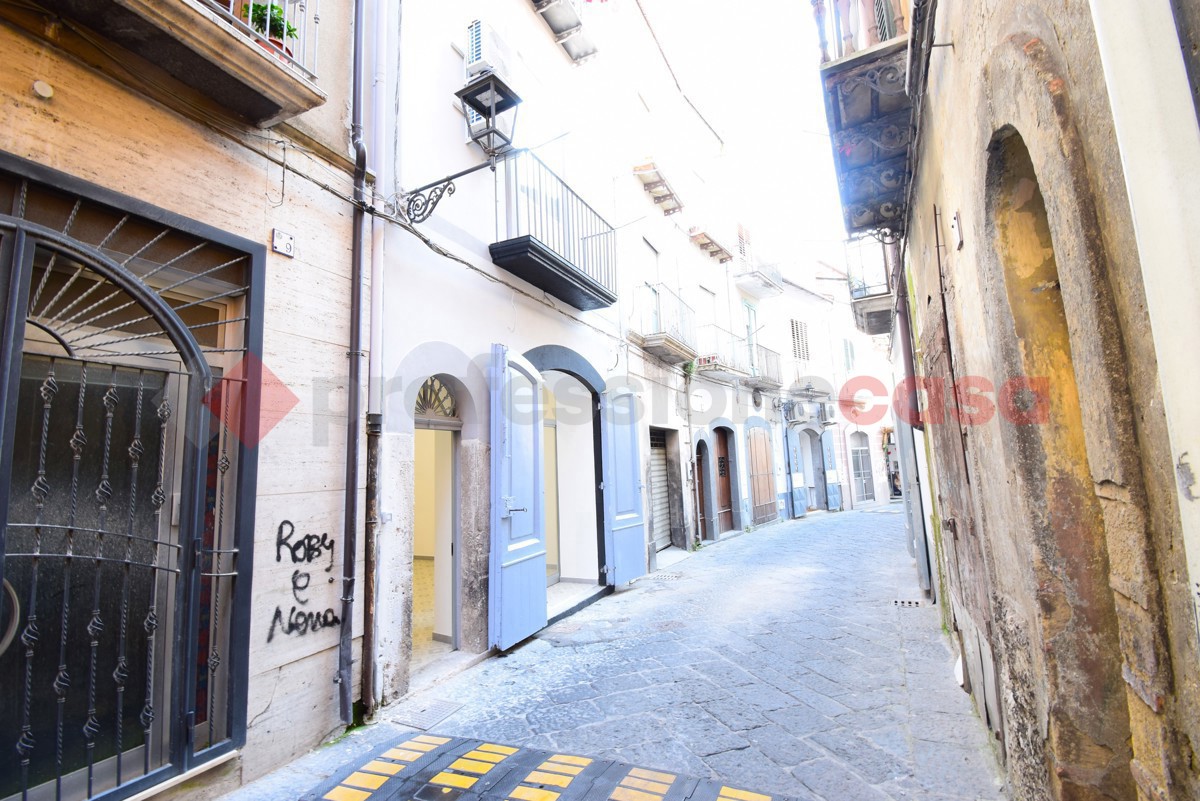 Negozio in affitto a Mercato San Severino