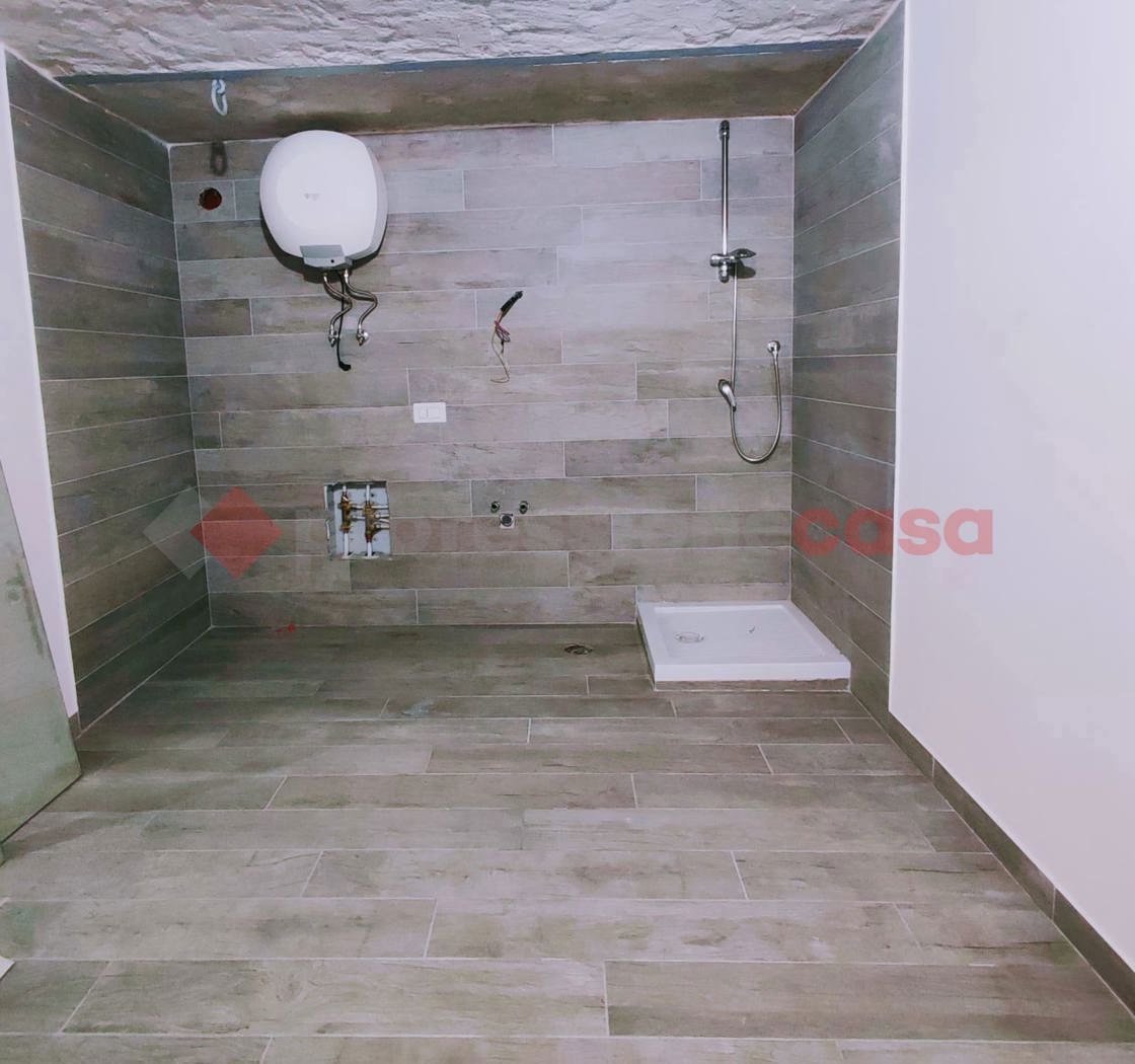 Negozio in affitto a Mercato San Severino