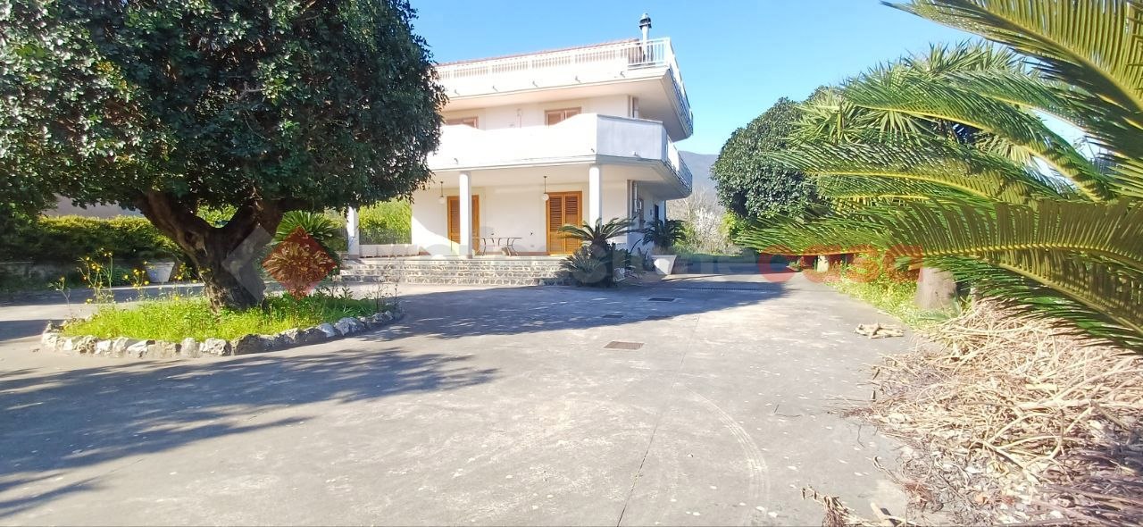 Villa con giardino a Nocera Superiore
