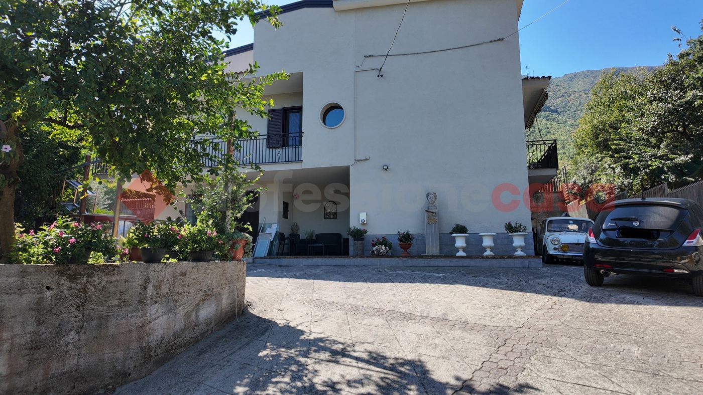 Casa indipendente con giardino a Nocera Superiore