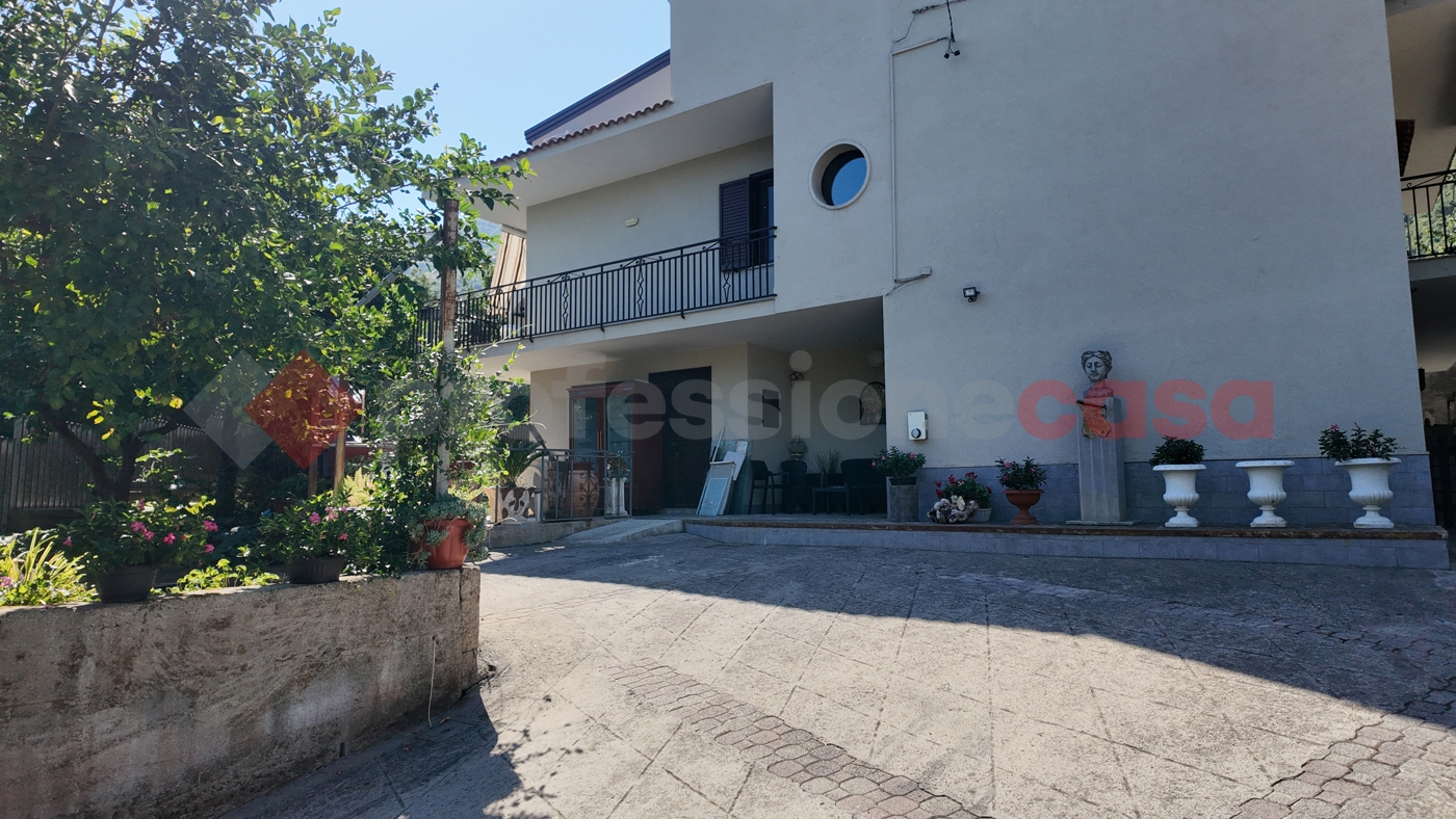 Casa indipendente con giardino a Nocera Superiore