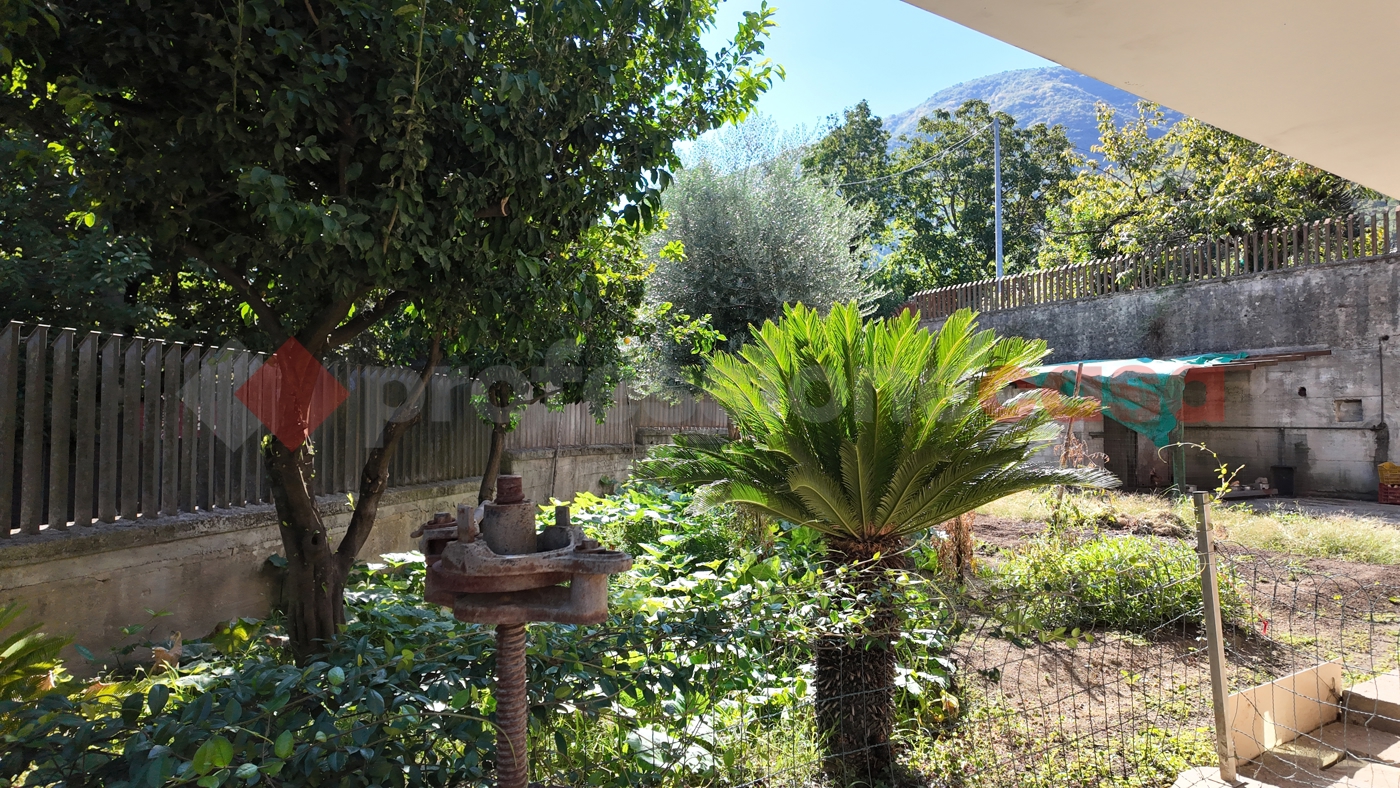 Casa indipendente con giardino a Nocera Superiore