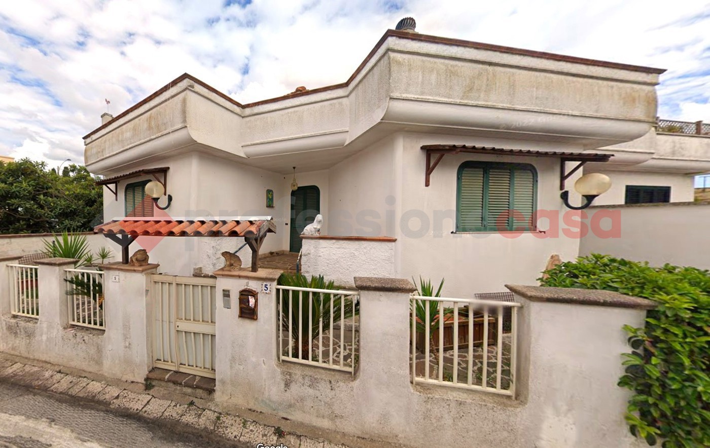 Casa indipendente in vendita a Giuggianello