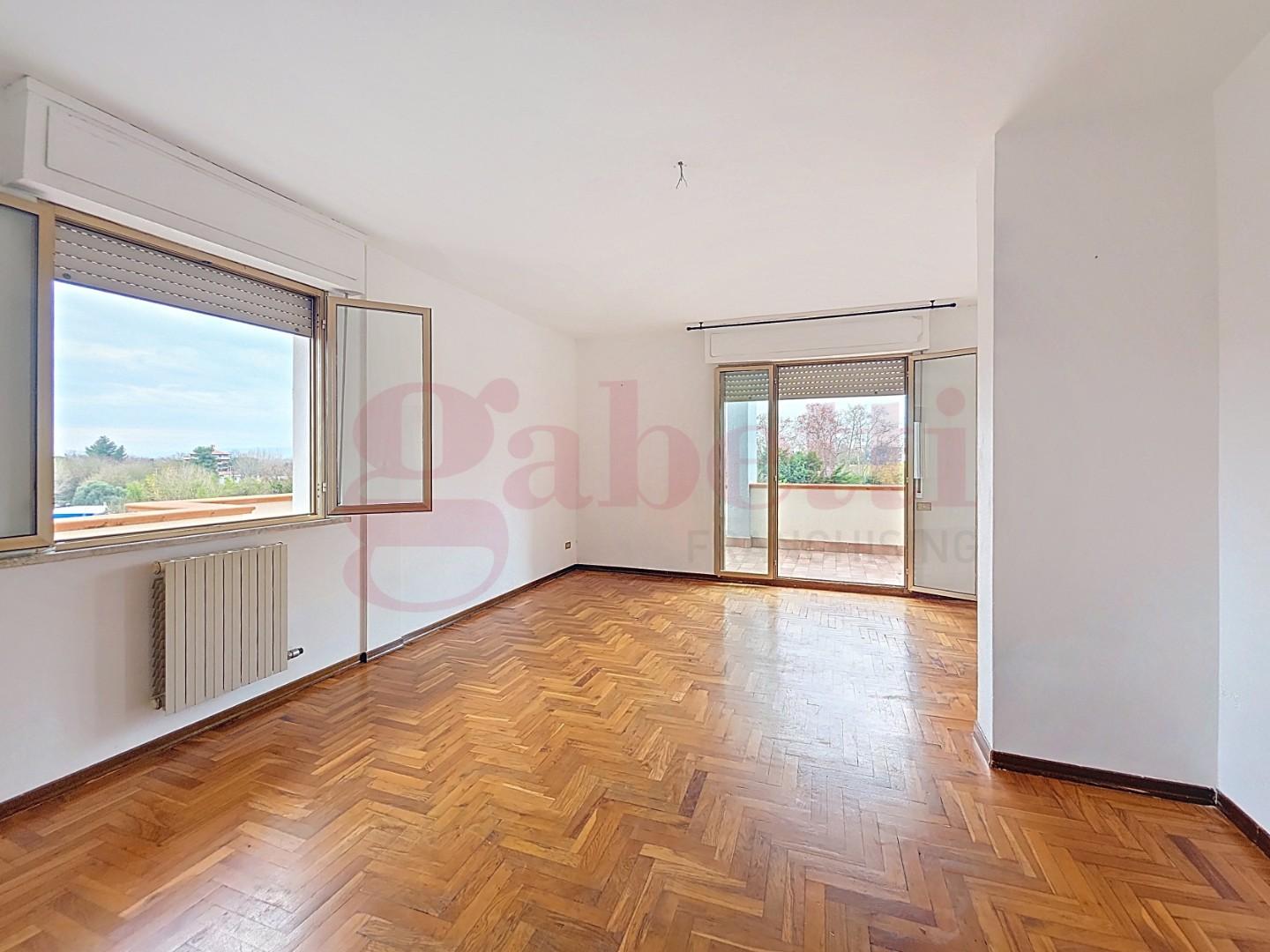 Attico con terrazzo, Pisa porta a piagge