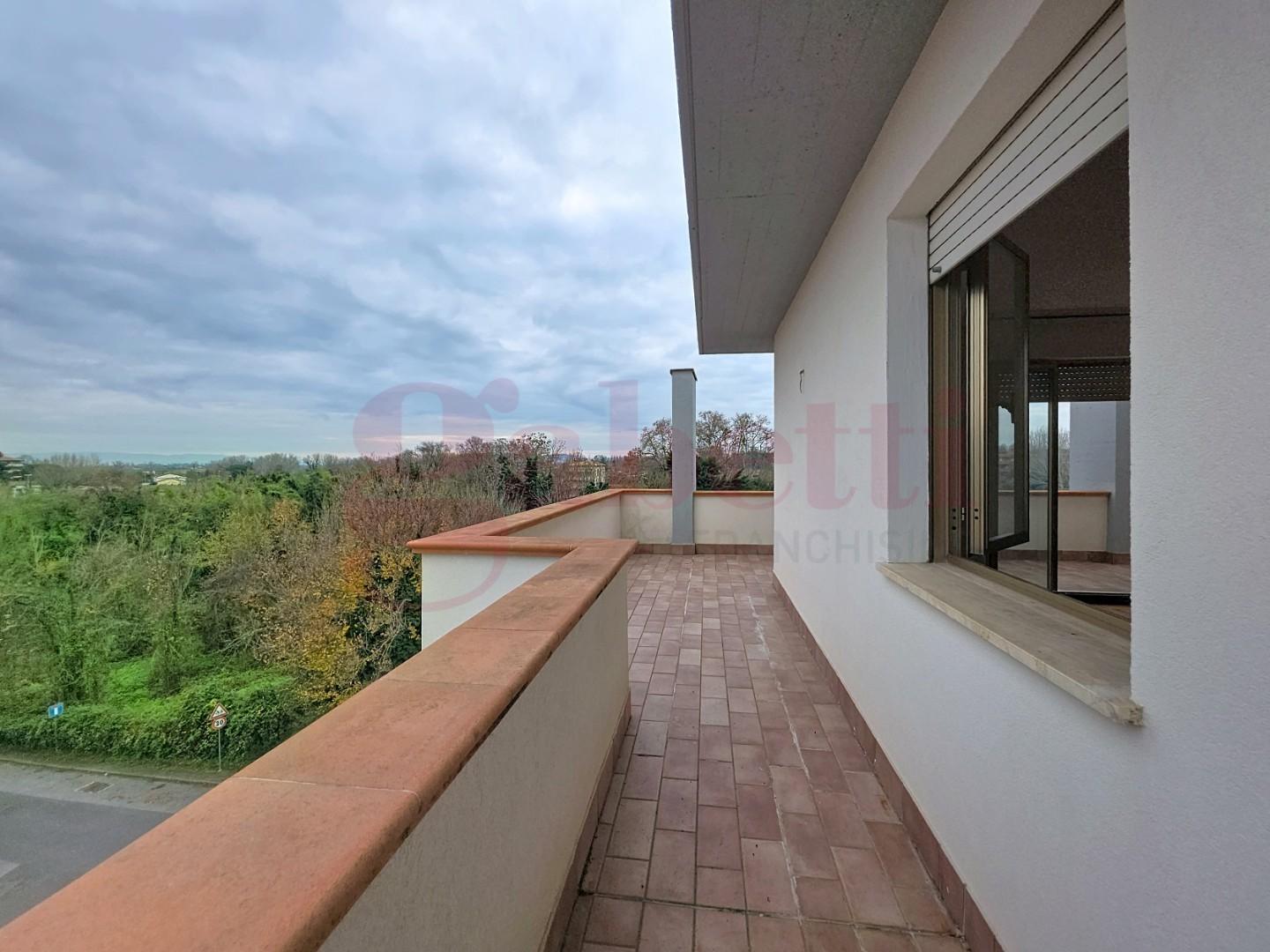 Attico con terrazzo, Pisa porta a piagge