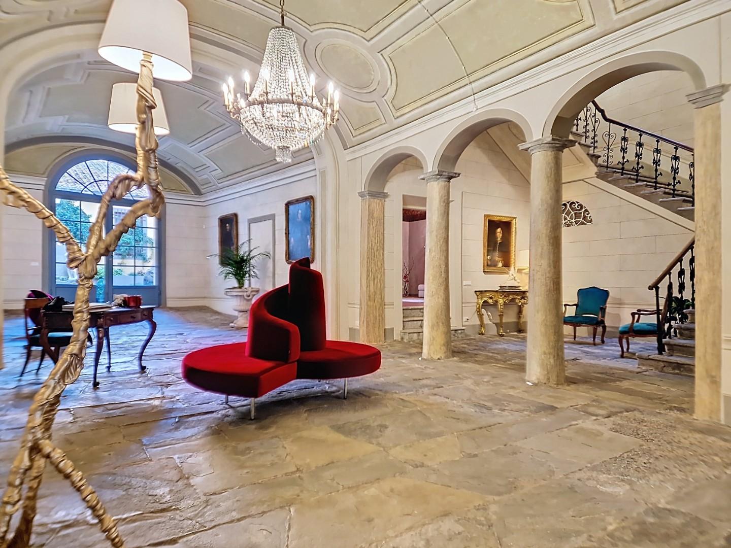 Stabile/Palazzo con giardino, Pisa centro storico