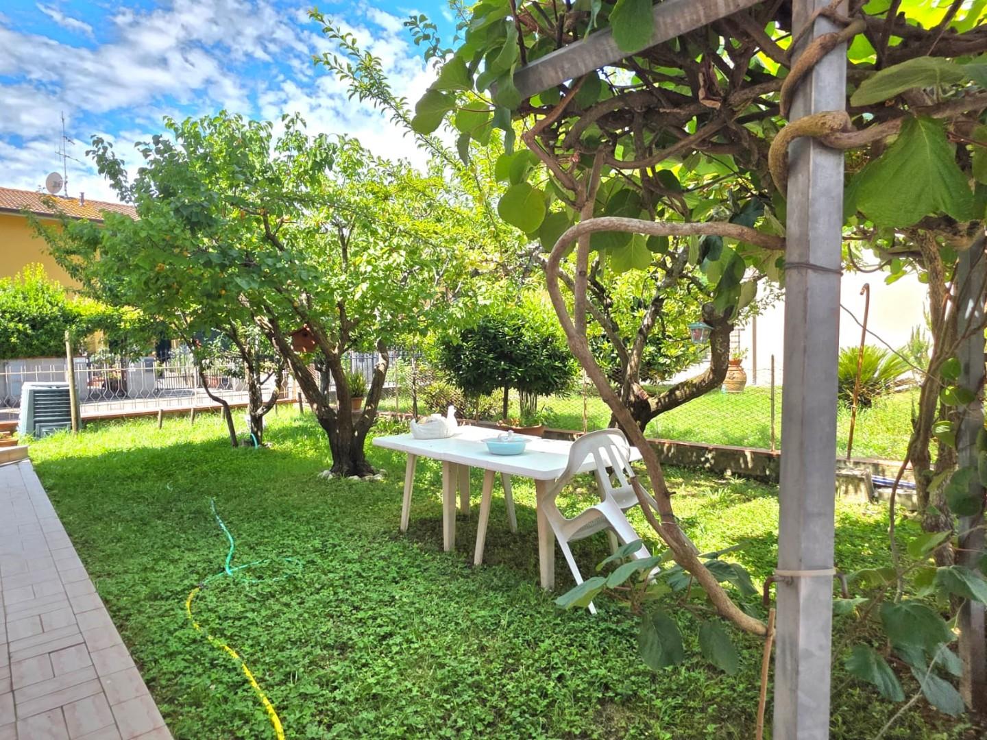 Casa indipendente con giardino, Vecchiano filettole