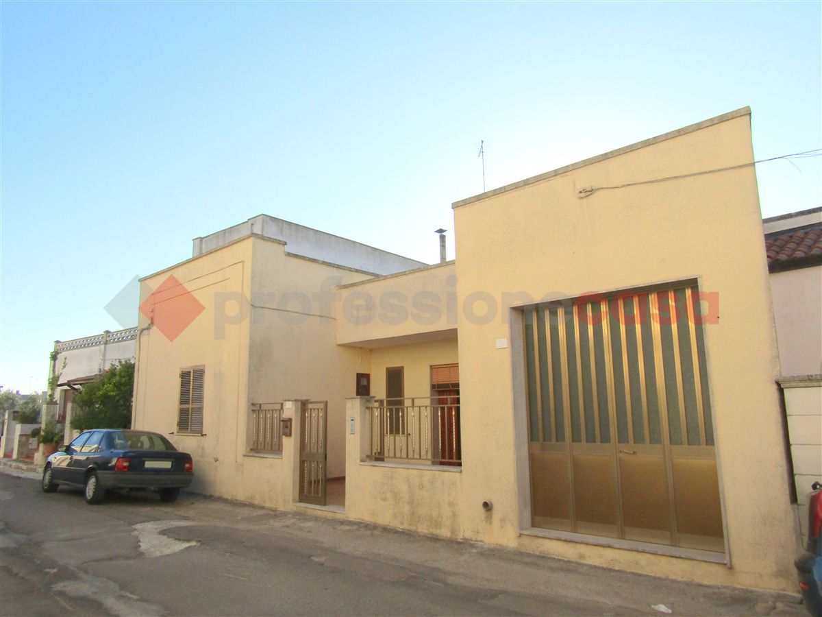 Casa indipendente con giardino a Santa Cesarea Terme