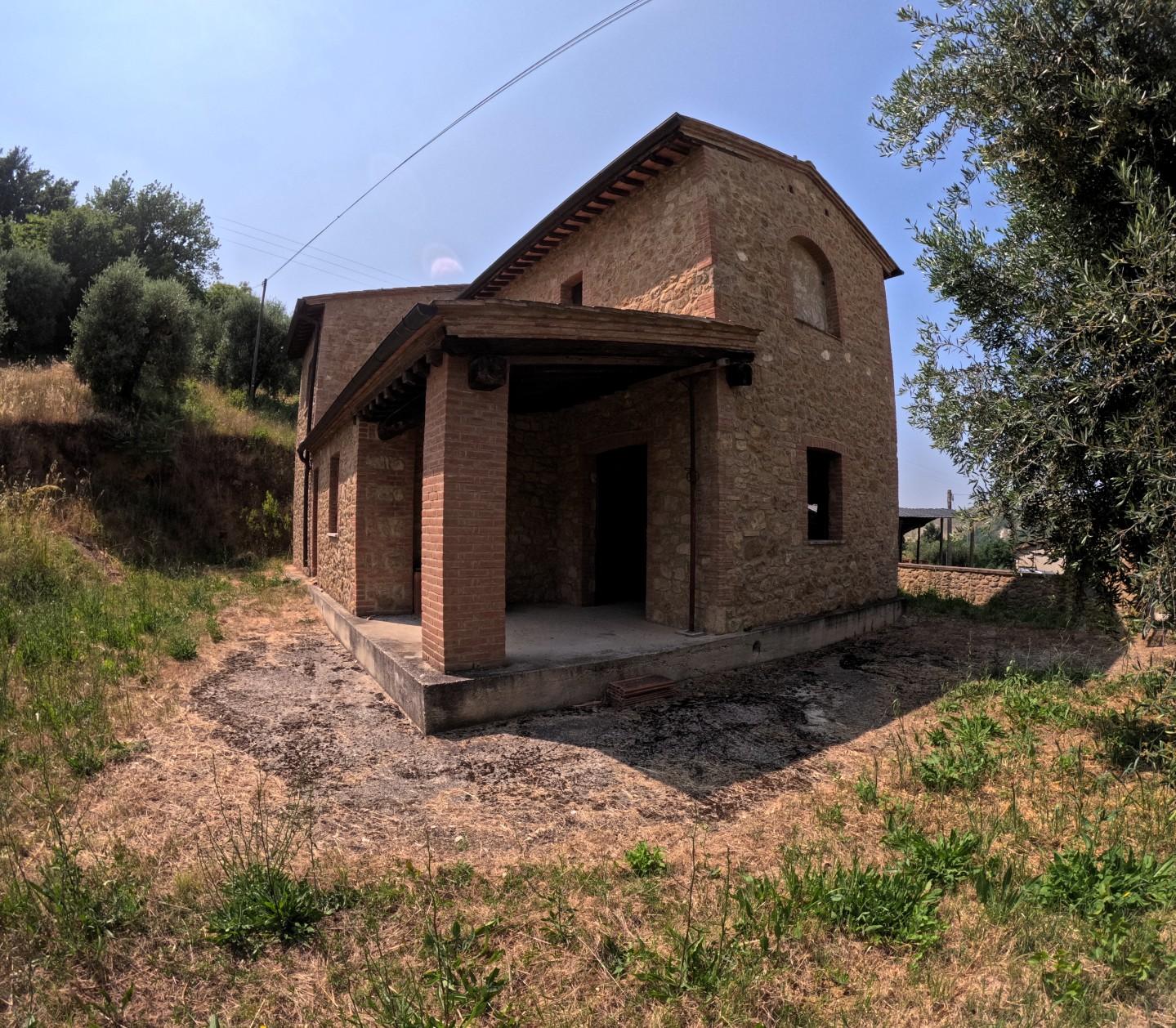 Rustico con giardino a Volterra