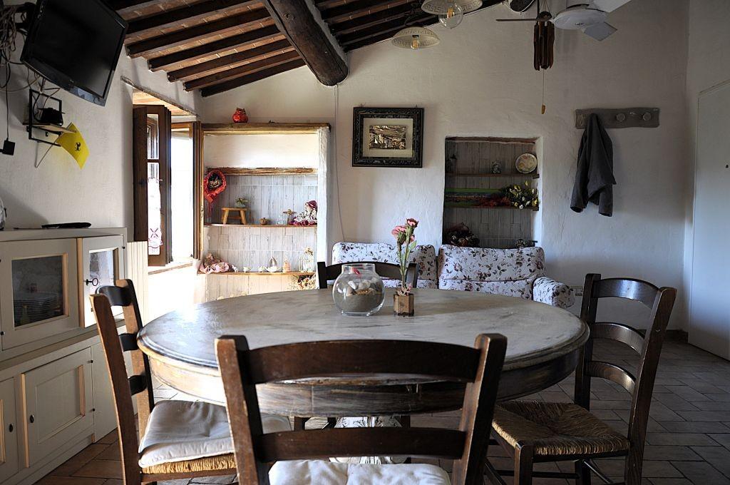 Trilocale con terrazzo, Casole d'Elsa pievescola