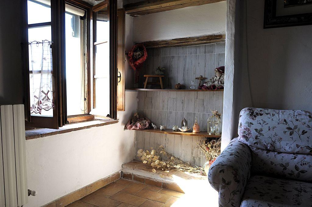 Trilocale con terrazzo, Casole d'Elsa pievescola