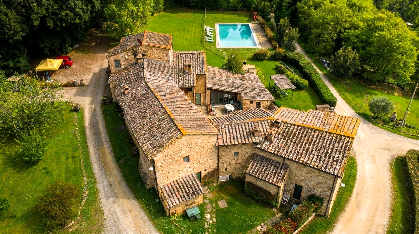 Rustico con giardino a Colle di Val d'Elsa