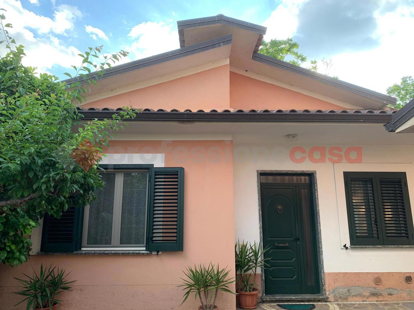 Villa in affitto a Aquino