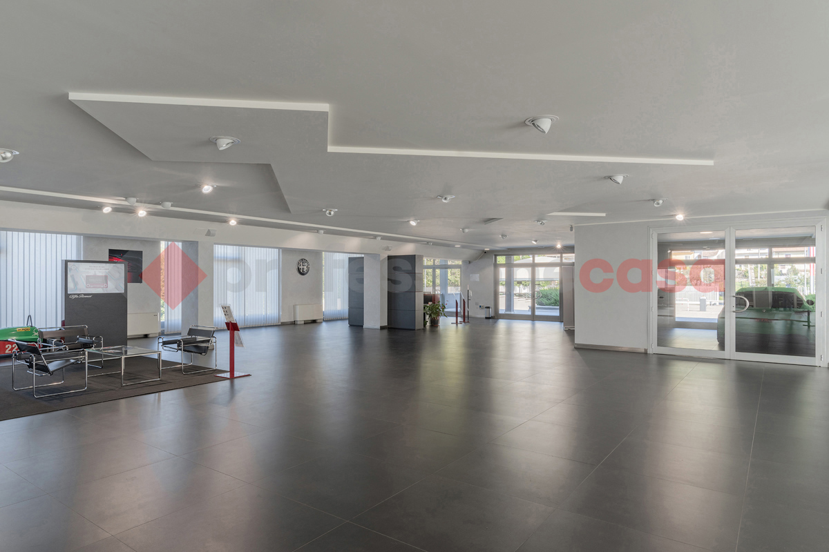 Negozio in affitto a Cassino