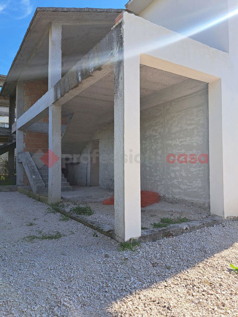 Casa indipendente in vendita a Cervaro