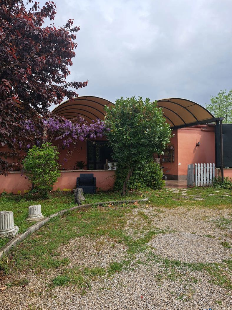 Negozio in affitto a Cassino